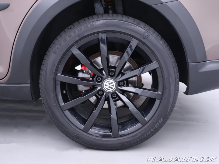 Volkswagen Touran 2,0 TDI 125kW DSG Cross 7 2013