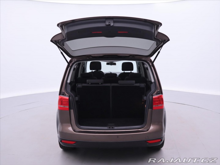 Volkswagen Touran 2,0 TDI 125kW DSG Cross 7 2013