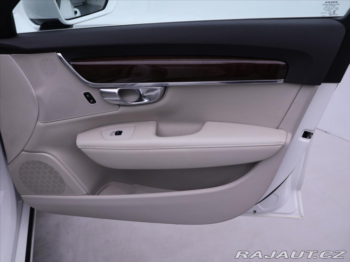 Volvo V90 2,0 D4 AWD Aut CZ Momentu 2017
