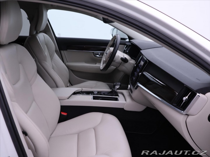 Volvo V90 2,0 D4 AWD Aut CZ Momentu 2017