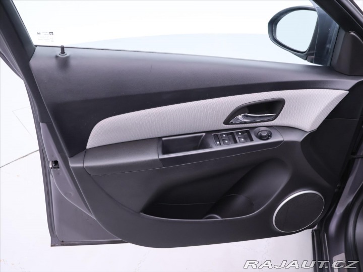 Chevrolet Cruze 1,6 i 91kW CZ Klima Tažné 2012