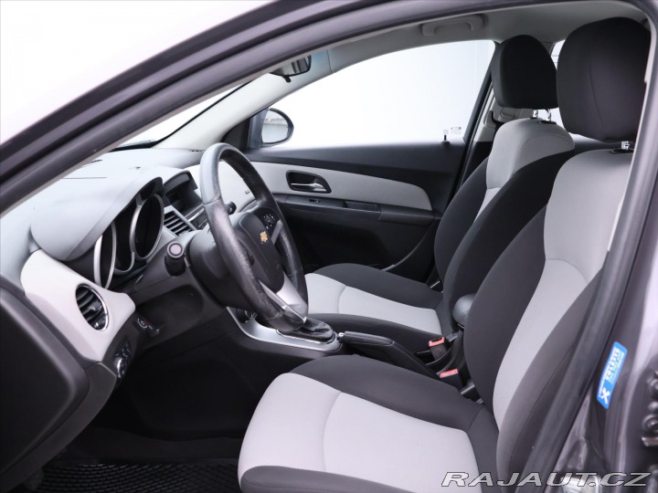 Chevrolet Cruze 1,6 i 91kW CZ Klima Tažné 2012