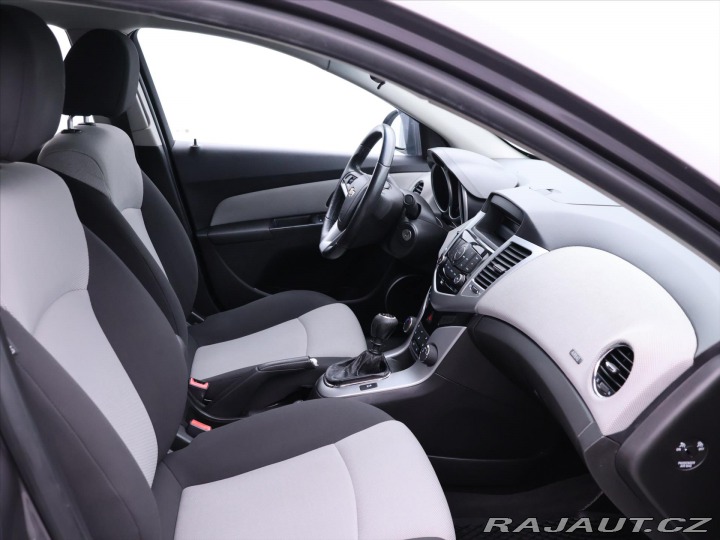 Chevrolet Cruze 1,6 i 91kW CZ Klima Tažné 2012