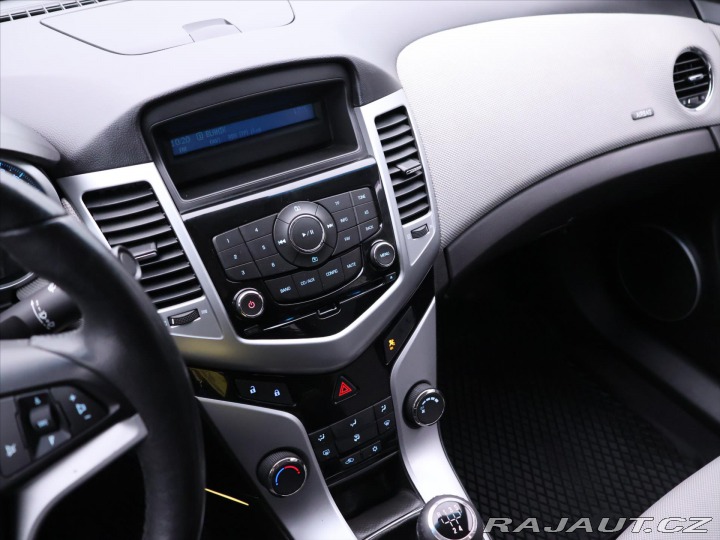 Chevrolet Cruze 1,6 i 91kW CZ Klima Tažné 2012