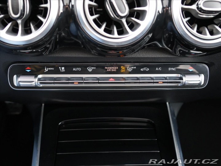 Mercedes-Benz GLB 2,0 220 4MATIC AMG Premiu 2025