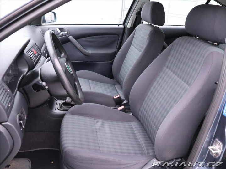 Škoda Octavia 1,6 i 75kW CZ Klima Tažné 2003