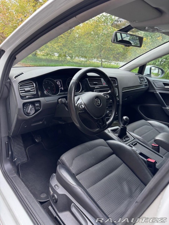 Volkswagen Golf 1,4 TGI – nové pneu, ro 1800