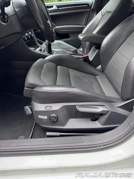 Volkswagen Golf 1,4 TGI – nové pneu, ro 1800