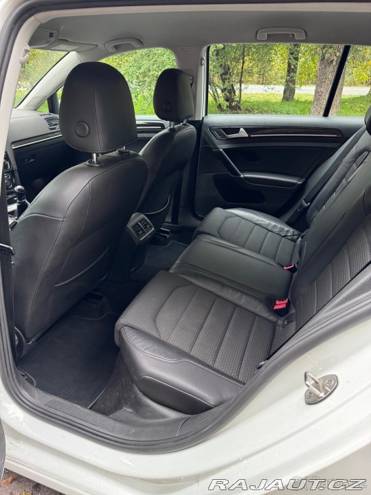 Volkswagen Golf 1,4 TGI – nové pneu, ro 1800