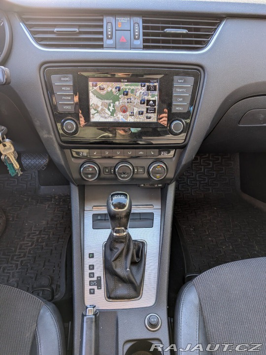 Škoda Octavia 2,0   DSG, Tažne, Nezavis 2014