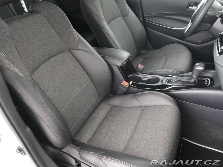 Toyota Corolla 1.8Hybrid,CZ,1Maj,Style 2024