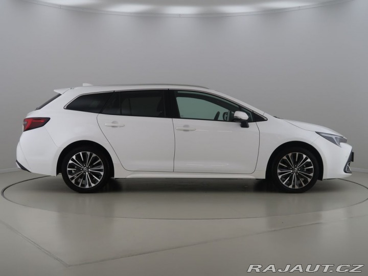 Toyota Corolla 1.8Hybrid,CZ,1Maj,Style 2024