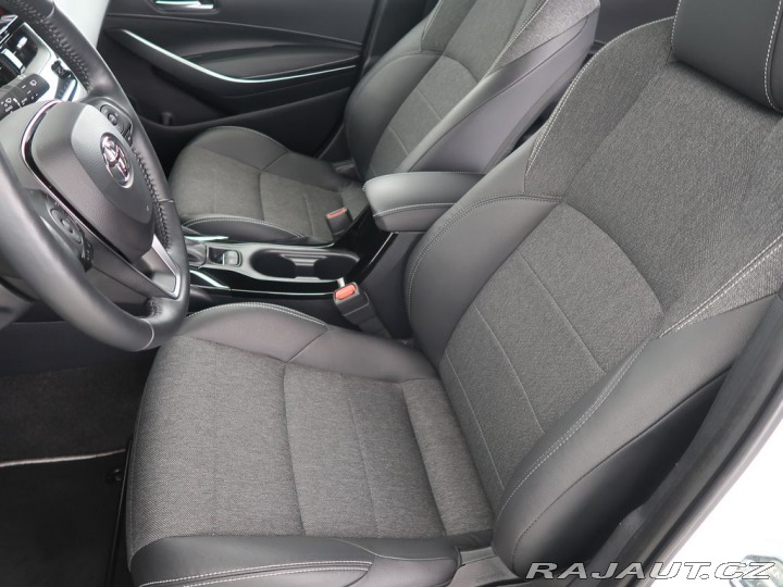 Toyota Corolla 1.8Hybrid,CZ,1Maj,Style 2024