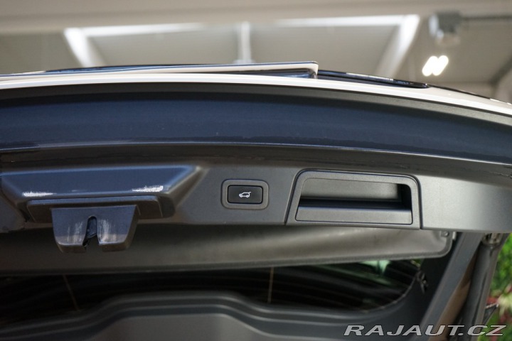Land Rover Range Rover Velar D300*R-DYNAMIC*HSE*VZDUCH 2021