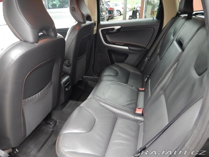 Volvo XC60 2.4 D5 AWD, DIGIKLIMA, TA 2011