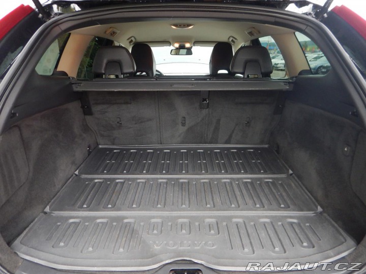 Volvo XC60 2.4 D5 AWD, DIGIKLIMA, TA 2011