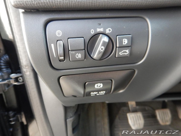 Volvo XC60 2.4 D5 AWD, DIGIKLIMA, TA 2011