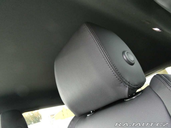 Land Rover Range Rover Evoque 2,0 S D165 *ZIMNÍ SADA ZD 2026