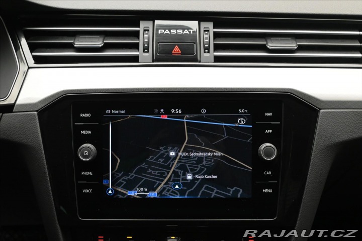 Volkswagen Passat 2,0 TDI 110 kW DSG Busine 2022