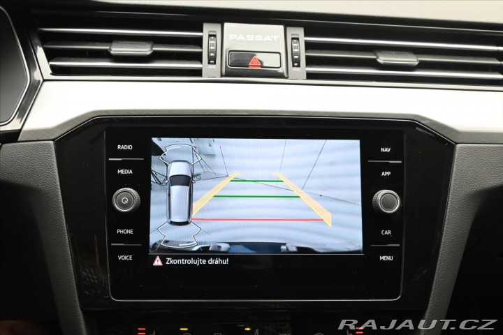 Volkswagen Passat 2,0 TDI 110 kW DSG Busine 2022