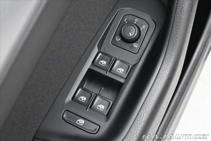 Volkswagen Passat 2,0 TDI 110 kW DSG Busine 2022