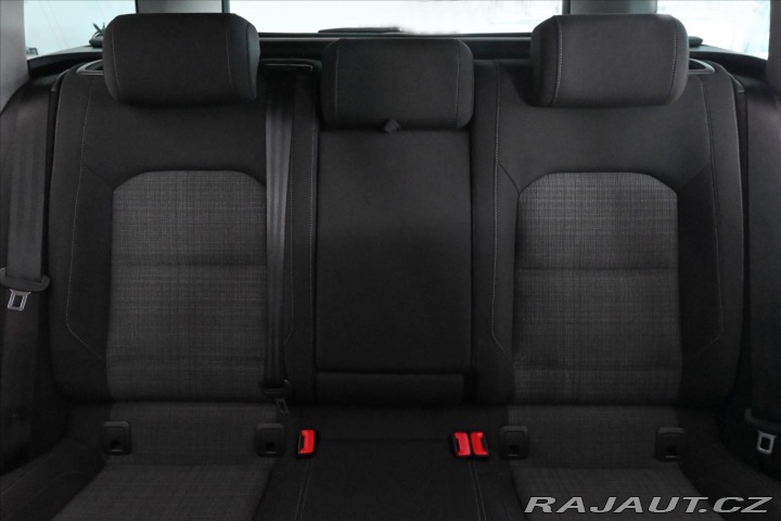 Volkswagen Passat 2,0 TDI 110 kW DSG Busine 2022