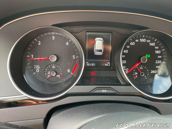 Volkswagen Passat 2,0 TDI 110 kW DSG Busine 2022