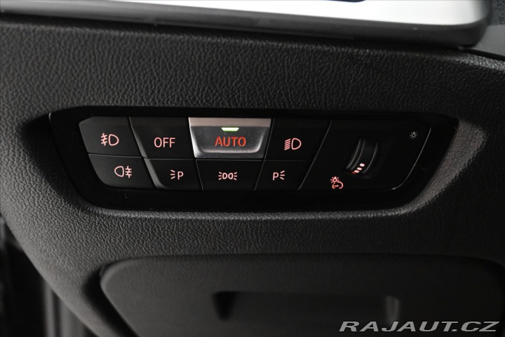 BMW 3 2,0 320d 140 kW AT8 Záruk 2020