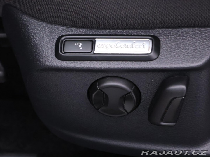 Volkswagen Passat 2,0 TDI DSG Business Pano 2021