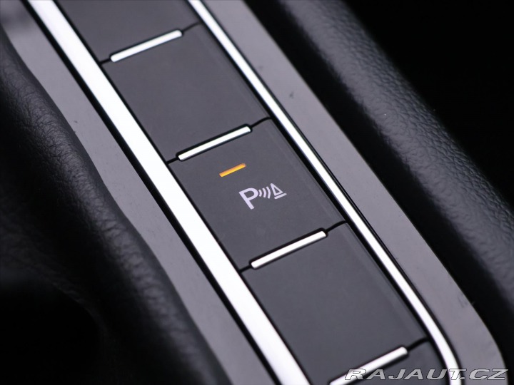 Volkswagen Passat 2,0 TDI DSG Business Pano 2021
