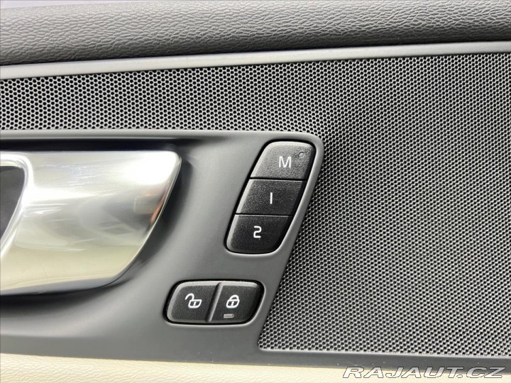 Volvo XC60 T6 AWD RECHARGE, WEBASTO, 2021