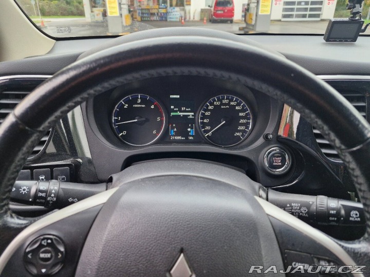 Mitsubishi Outlander 2,3   III,4x4,2.2 Di-D,11 2014