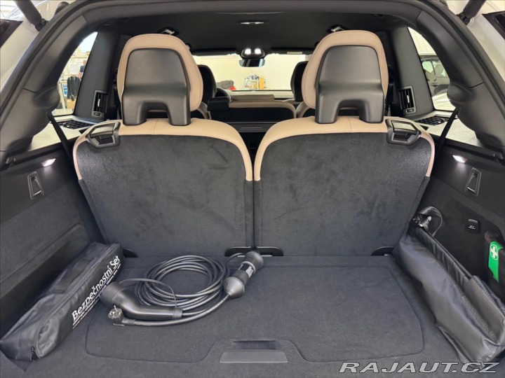 Volvo XC90 2,0 T8 AWD Plus Dark 9875 2025