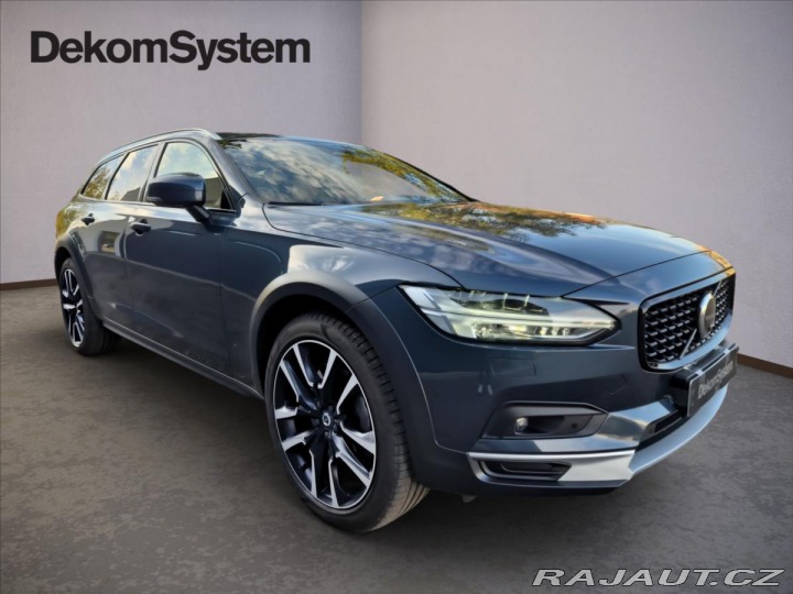 Volvo V90 2,0 Cross Country B4 AWD 2024
