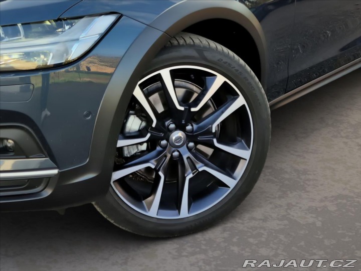 Volvo V90 2,0 Cross Country B4 AWD 2024