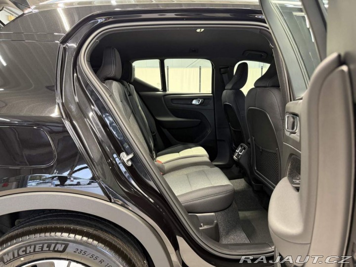 Volvo XC40 B3 2.0L 163 HP AT7 FWD CO 2025
