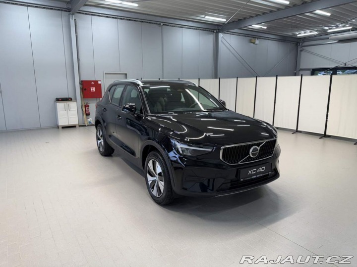 Volvo XC40 B3 2.0L 163 HP AT7 FWD CO 2025
