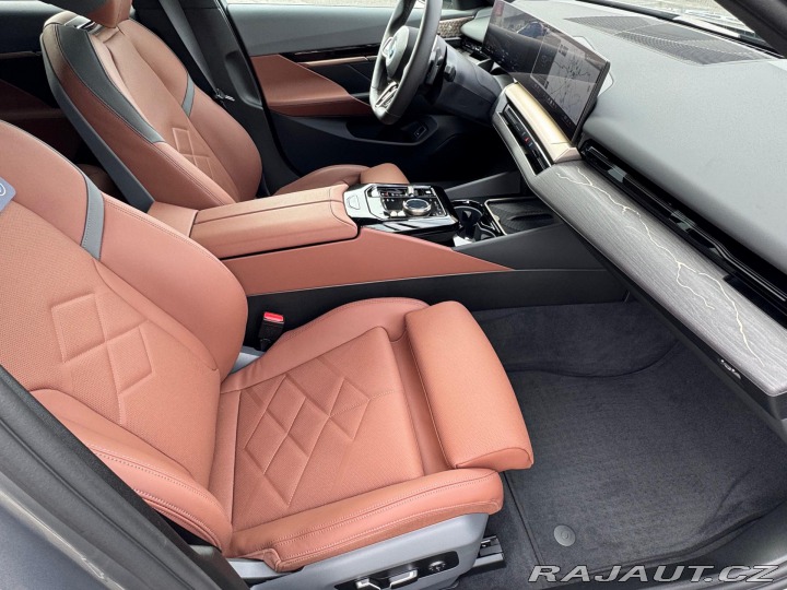 BMW 5 540d xDrive Touring M spo 2025