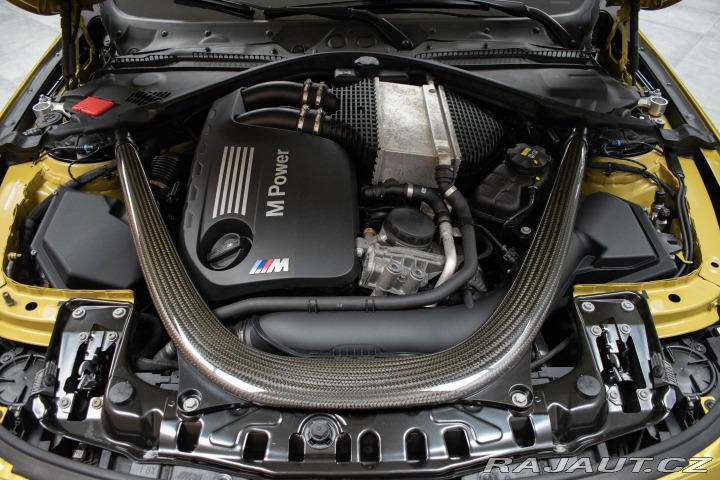 BMW M4 F83 M4 MANUÁL*HEAD-UP*HAR 2017