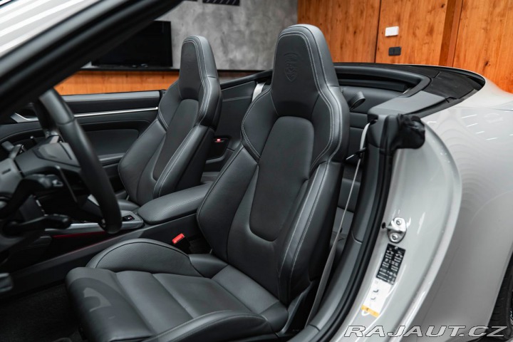 Porsche 911 Carrera 4 GTS Cabriolet, 1800