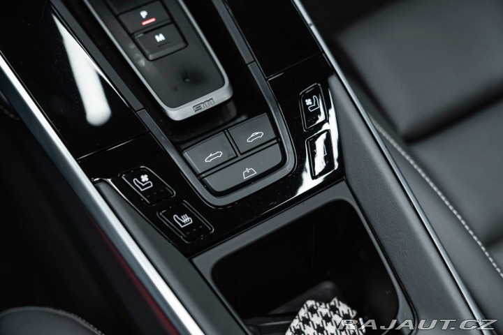 Porsche 911 Carrera 4 GTS Cabriolet, 1800