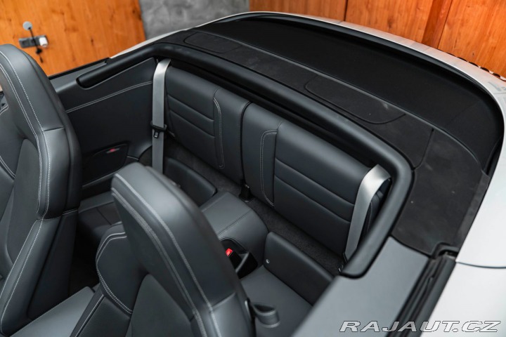 Porsche 911 Carrera 4 GTS Cabriolet, 1800