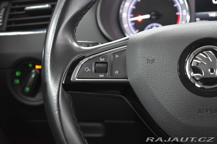 Škoda Octavia 1.6 TDI STYLE*CARPLAY*KES 2019