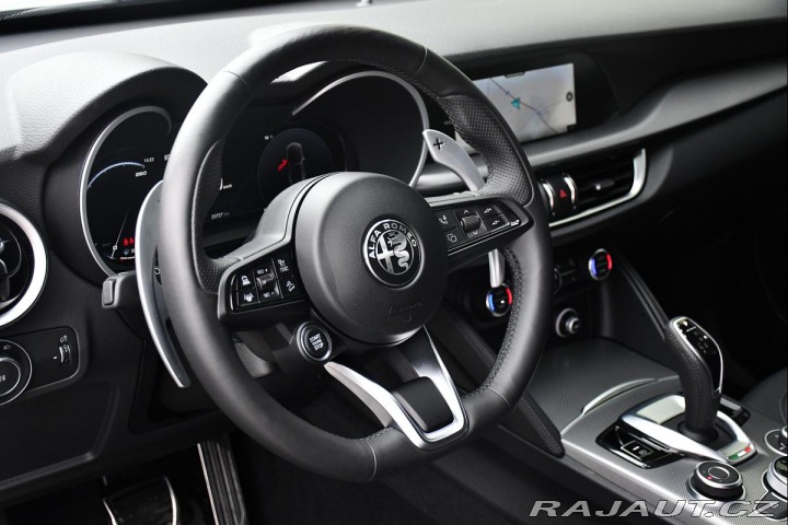 Alfa Romeo Stelvio VELOCE Q4 1M ZÁRUKA 2024