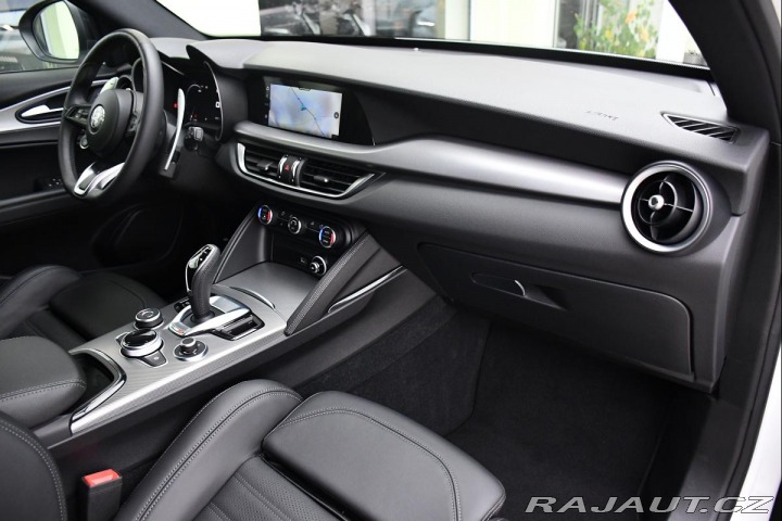 Alfa Romeo Stelvio VELOCE Q4 1M ZÁRUKA 2024