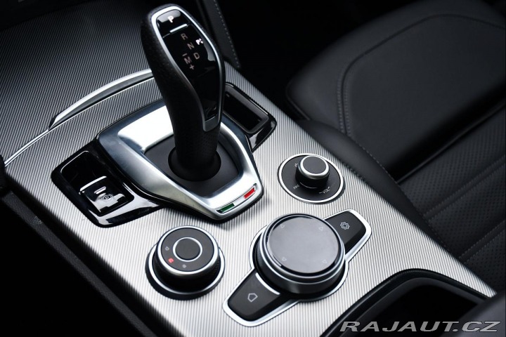 Alfa Romeo Stelvio VELOCE Q4 1M ZÁRUKA 2024