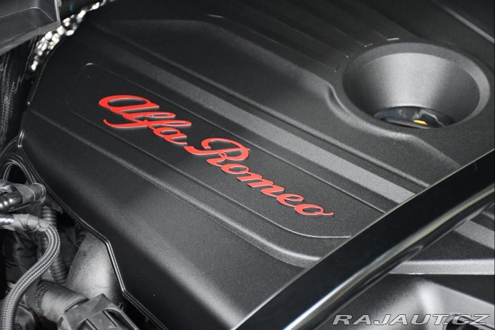 Alfa Romeo Stelvio VELOCE Q4 1M ZÁRUKA 2024
