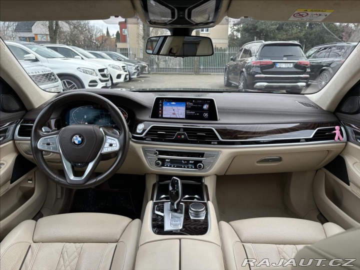BMW 7 730d xDrive Vzduch Laser 2020