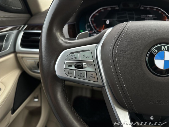 BMW 7 730d xDrive Vzduch Laser 2020