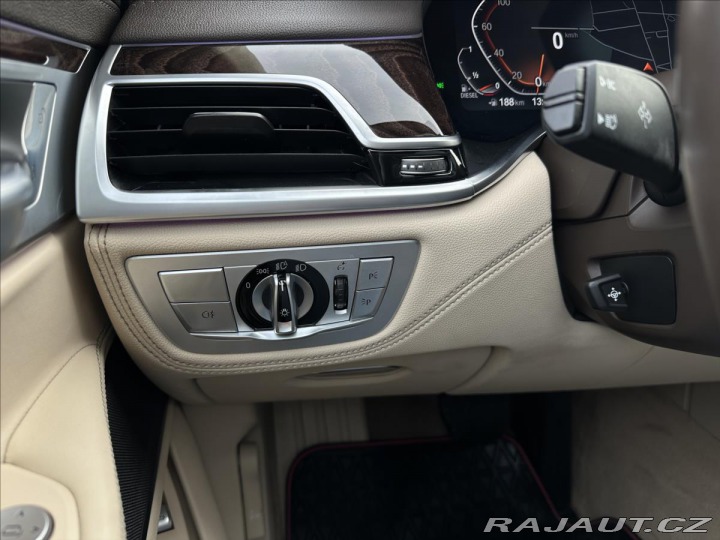 BMW 7 730d xDrive Vzduch Laser 2020